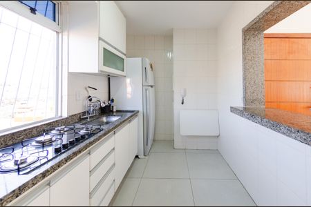 Apartamento à venda com 131m², 3 quartos e 2 vagas Apartamento à venda com 131m², 3 quartos e 2 vagasCozinha