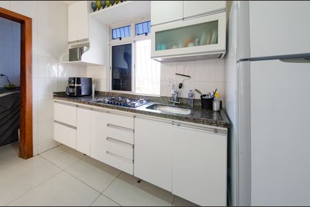 Apartamento à venda com 131m², 3 quartos e 2 vagas Apartamento à venda com 131m², 3 quartos e 2 vagasCozinha
