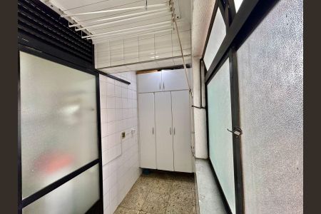 Apartamento à venda com 75m², 3 quartos e 2 vagas Apartamento à venda com 75m², 3 quartos e 2 vagasÁrea de Serviço