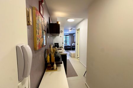 Apartamento à venda com 33m², 1 quarto e sem vaga Apartamento à venda com 33m², 1 quarto e sem vagaCozinha e Área de Serviço