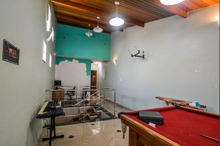 Casa à venda com 242m², 4 quartos e 2 vagas Casa à venda com 242m², 4 quartos e 2 vagasÁrea comum