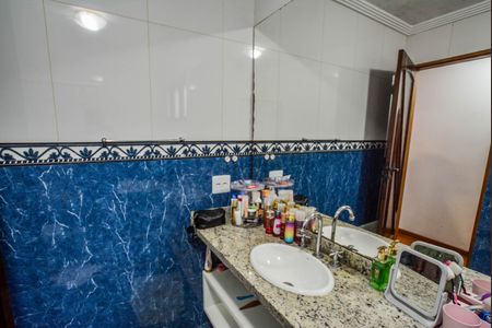 Casa à venda com 242m², 4 quartos e 2 vagas Casa à venda com 242m², 4 quartos e 2 vagasBanheiro da Suíte 3