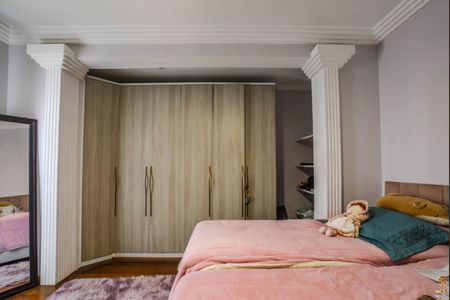 Casa à venda com 242m², 4 quartos e 2 vagas Casa à venda com 242m², 4 quartos e 2 vagasSuíte 3