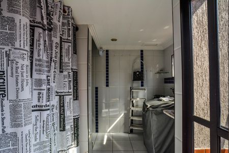 Casa à venda com 242m², 4 quartos e 2 vagas Casa à venda com 242m², 4 quartos e 2 vagasÁrea de Serviço