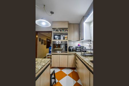 Casa à venda com 242m², 4 quartos e 2 vagas Casa à venda com 242m², 4 quartos e 2 vagasCozinha