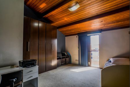 Casa à venda com 242m², 4 quartos e 2 vagas Casa à venda com 242m², 4 quartos e 2 vagasSuíte 4