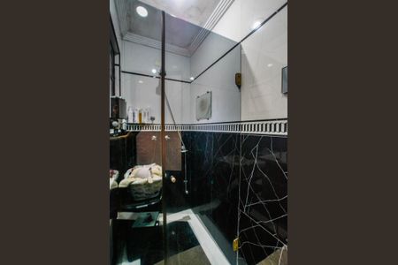 Casa à venda com 242m², 4 quartos e 2 vagas Casa à venda com 242m², 4 quartos e 2 vagasBanheiro da Suíte 2