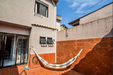 Casa à venda com 242m², 4 quartos e 2 vagas Casa à venda com 242m², 4 quartos e 2 vagasQuintal