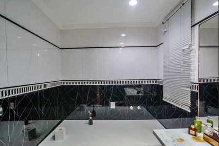 Casa à venda com 242m², 4 quartos e 2 vagas Casa à venda com 242m², 4 quartos e 2 vagasBanheiro da Suíte 2