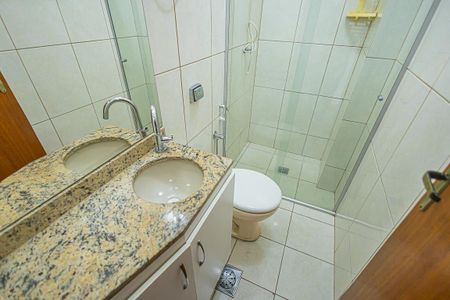 Apartamento à venda com 67m², 2 quartos e 2 vagas Apartamento à venda com 67m², 2 quartos e 2 vagasBanheiro Social
