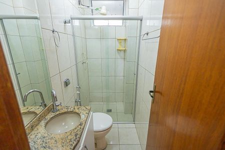 Apartamento à venda com 67m², 2 quartos e 2 vagas Apartamento à venda com 67m², 2 quartos e 2 vagasBanheiro Social