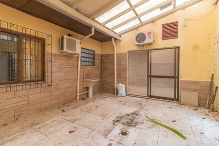 Casa à venda com 144m², 3 quartos e 1 vagaÁrea de Serviço