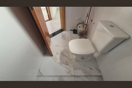 Apartamento à venda com 45m², 2 quartos e 1 vaga Apartamento à venda com 45m², 2 quartos e 1 vagaBanheiro