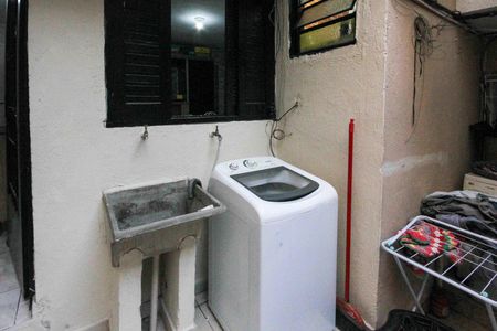 Casa à venda com 321m², 5 quartos e 3 vagasÁrea de Serviço casa 01