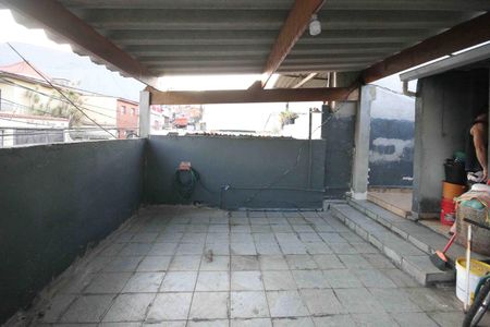 Casa à venda com 321m², 5 quartos e 3 vagasTerraço e Área de Serviço casa 02