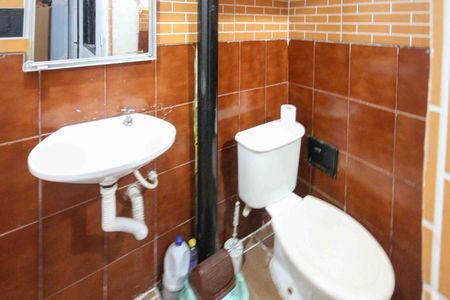 Casa à venda com 321m², 5 quartos e 3 vagasBanheiro casa 01