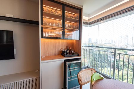 Apartamento à venda com 80m², 3 quartos e 1 vaga Apartamento à venda com 80m², 3 quartos e 1 vagaVaranda