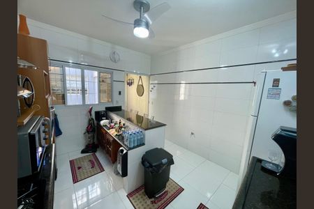 Casa à venda com 148m², 2 quartos e 2 vagas Casa à venda com 148m², 2 quartos e 2 vagasCozinha