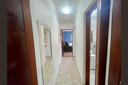 Casa à venda com 148m², 2 quartos e 2 vagas Casa à venda com 148m², 2 quartos e 2 vagasCorredor