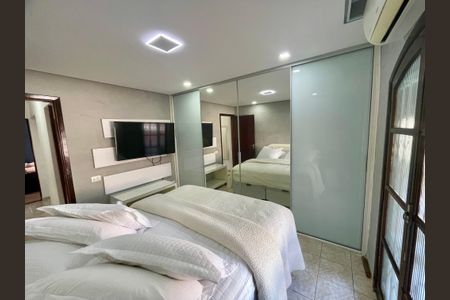 Casa à venda com 148m², 2 quartos e 2 vagas Casa à venda com 148m², 2 quartos e 2 vagasQuarto 1