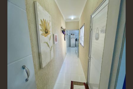 Casa à venda com 148m², 2 quartos e 2 vagas Casa à venda com 148m², 2 quartos e 2 vagasCorredor