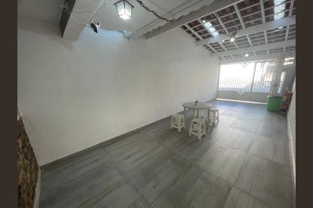 Casa à venda com 148m², 2 quartos e 2 vagas Casa à venda com 148m², 2 quartos e 2 vagasGaragem