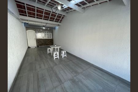Casa à venda com 148m², 2 quartos e 2 vagas Casa à venda com 148m², 2 quartos e 2 vagasGaragem