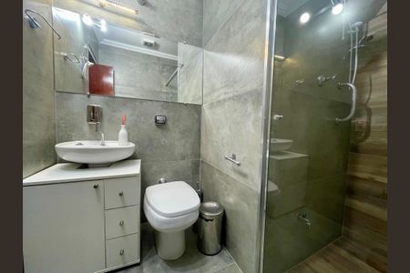 Casa à venda com 148m², 2 quartos e 2 vagas Casa à venda com 148m², 2 quartos e 2 vagasBanheiro