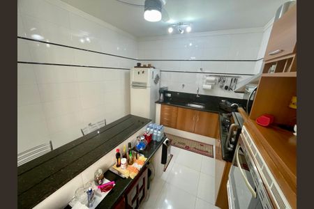 Casa à venda com 148m², 2 quartos e 2 vagas Casa à venda com 148m², 2 quartos e 2 vagasCozinha