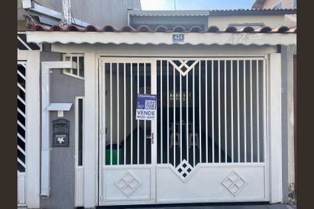 Casa à venda com 148m², 2 quartos e 2 vagas Casa à venda com 148m², 2 quartos e 2 vagasPlaca