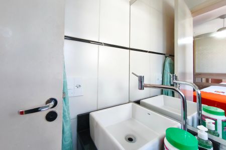 Apartamento à venda com 56m², 3 quartos e 1 vaga Apartamento à venda com 56m², 3 quartos e 1 vagaBanheiro da Suíte