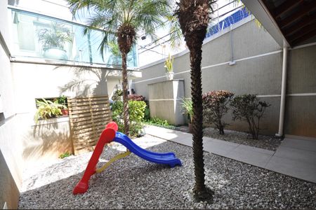 Casa de condomínio à venda com 75m², 2 quartos e 2 vagasÁrea comum - Churrasqueira