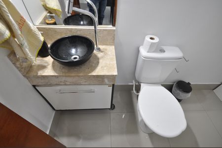 Casa de condomínio à venda com 75m², 2 quartos e 2 vagasLavabo