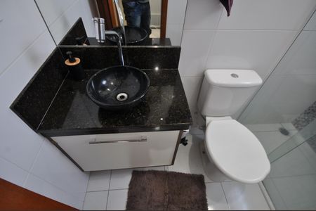 Casa de condomínio à venda com 75m², 2 quartos e 2 vagasBanheiro Social