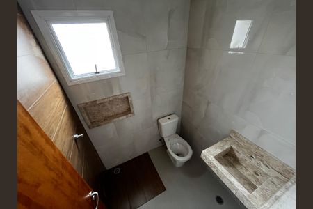 Casa à venda com 100m², 3 quartos e 2 vagasBanheiro 