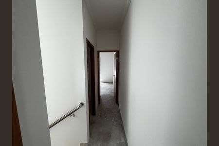 Casa à venda com 100m², 3 quartos e 2 vagasCorredor