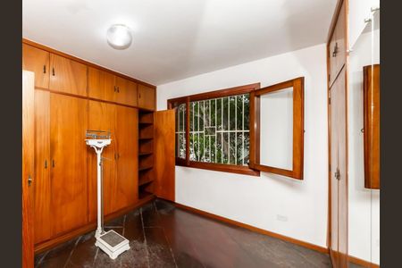Casa à venda com 264m², 3 quartos e 4 vagas
