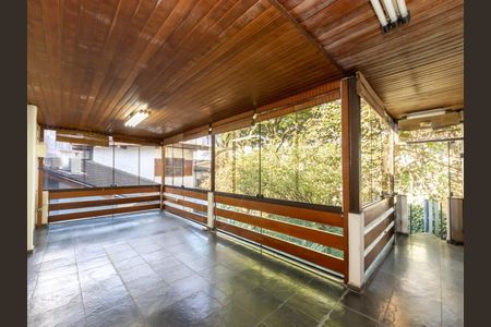 Casa à venda com 264m², 3 quartos e 4 vagas