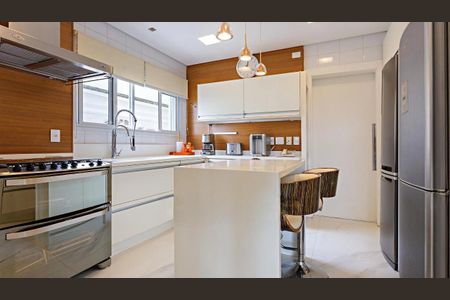 Casa de condomínio à venda com 509m², 4 quartos e 6 vagas