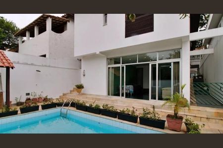 Casa à venda com 288m², 4 quartos e 4 vagas