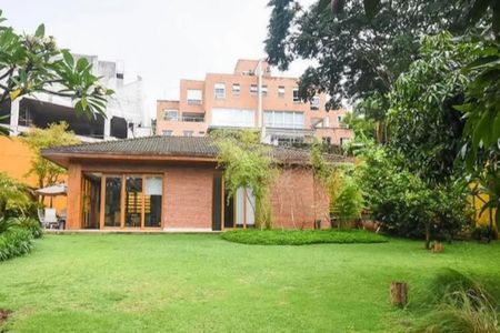 Casa à venda com 920m², 4 quartos e 6 vagas