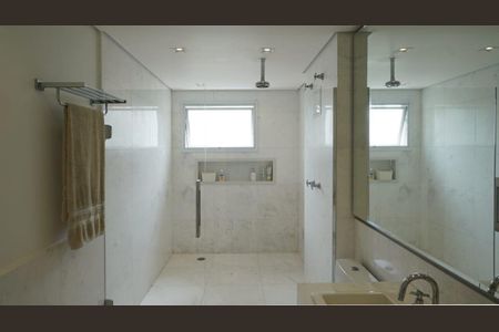 Apartamento para alugar com 210m², 3 quartos e 3 vagas