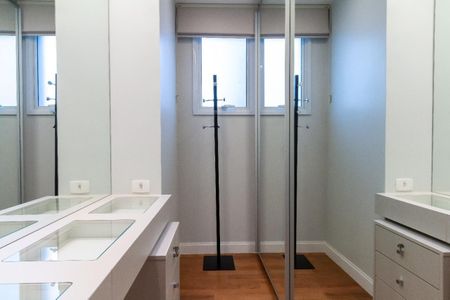 Apartamento à venda com 3 quartos, 192m² em Moema, São Paulo