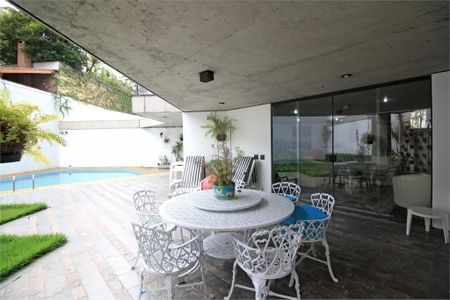 Casa à venda com 450m², 5 quartos e 4 vagas