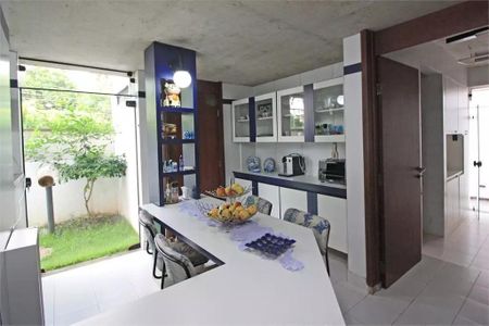 Casa à venda com 450m², 5 quartos e 4 vagas