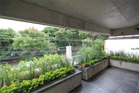 Casa à venda com 450m², 5 quartos e 4 vagas