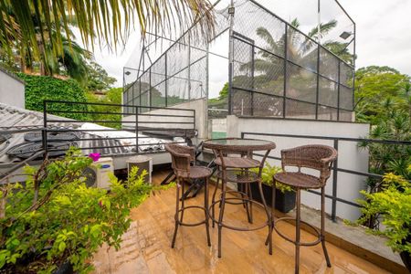 Casa à venda com 340m², 5 quartos e 6 vagas