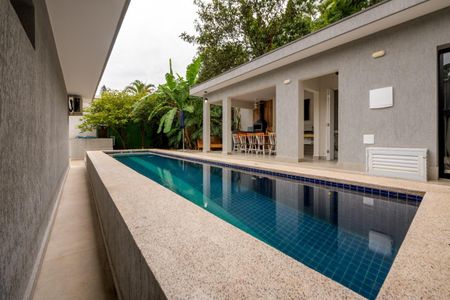 Casa à venda com 340m², 5 quartos e 6 vagas