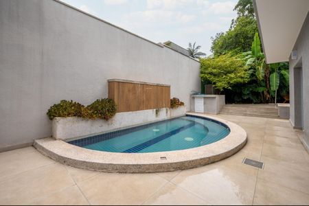 Casa à venda com 340m², 5 quartos e 6 vagas