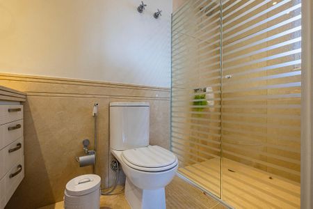 Apartamento à venda com 555m², 7 quartos e 6 vagasBanheiro da Suíte 2